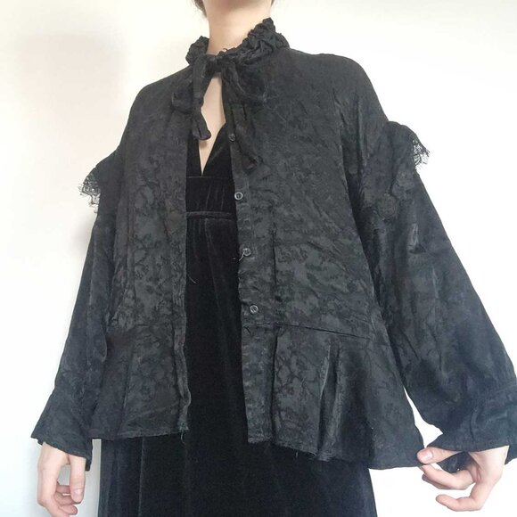 Vintage Victorian style black high neck bow shirt with puffy pirate sleeves - Picture 4 of 14